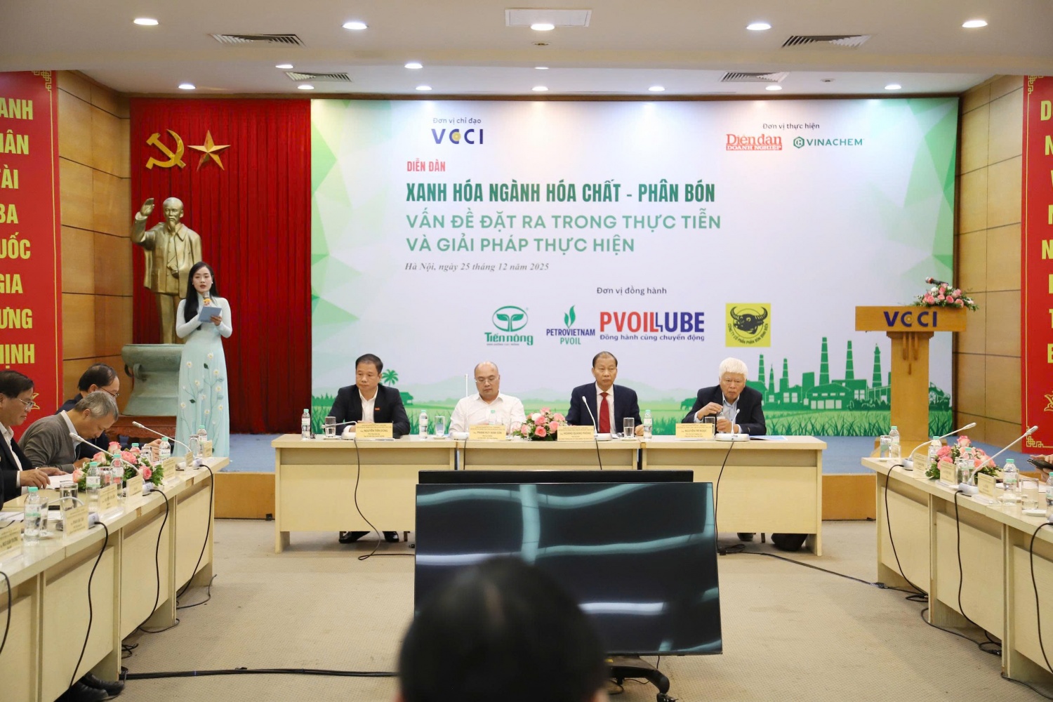 Chuyển đổi xanh ngành phân bón: Từ áp lực môi trường đến động lực phát triển Chuyển đổi xanh ngành phân bón: Từ áp lực môi trường đến động lực phát triển