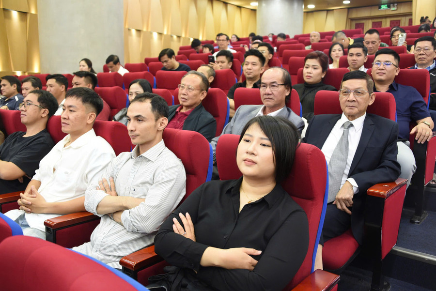 Khách mời tham dự chương trình. 1519c206e69369cd3082.jpg