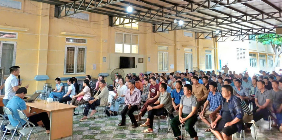 Họp phụ huynh tại Trường Phổ thông dân tộc bán trú THCS Khoen On (xã Khoen On, Lai Châu). gia-tang-suc-manh-tam-giac-giao-duc-3.jpg