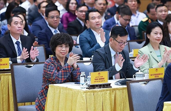 Các đại biểu dự Hội nghị Doanh nghiệp góp phần vào tăng trưởng hai con số. Ảnh: Dương Giang/TTXVN Các đại biểu dự Hội nghị Doanh nghiệp góp phần vào tăng trưởng hai con số. Ảnh: Dương Giang/TTXVN