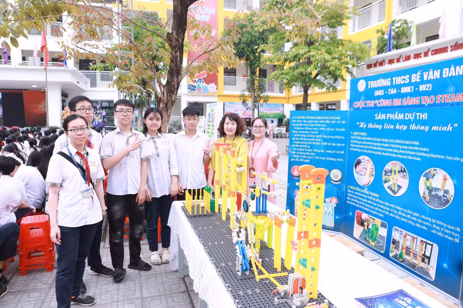Cô trò Trường THCS Bế Văn Đàn hào hứng tham gia Ngày hội sáng tạo STEAM năm 2026.