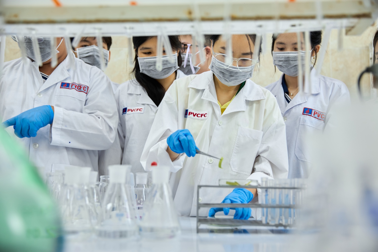 Hành trình bồi đắp tri thức của học sinh THPT tại Nhà máy Đạm Cà Mau