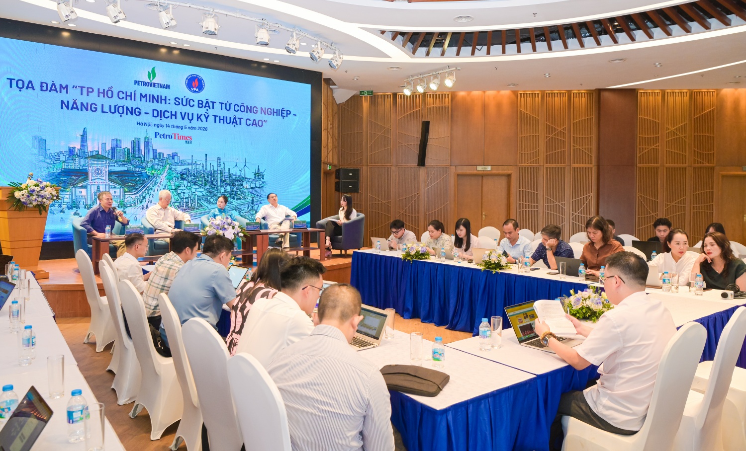 TP Hồ Chí Minh: Từ Nghị quyết 98 đến khát vọng hình thành trục Công nghiệp - Năng lượng - Dịch vụ kỹ thuật cao