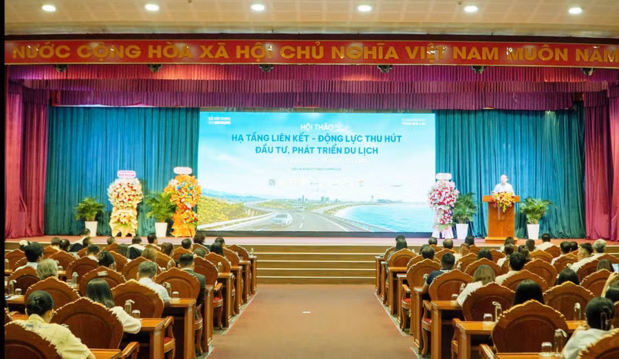 Hội thảo “Hạ tầng liên kết - Động lực thu hút đầu tư, phát triển du lịch miền Trung - Tây Nguyên”.