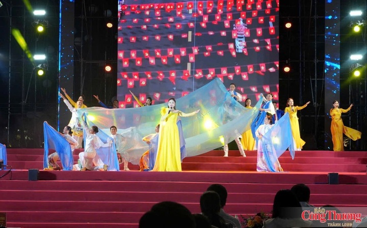 Chương trình nghệ thuật tại sự kiện kết nối du lịch.