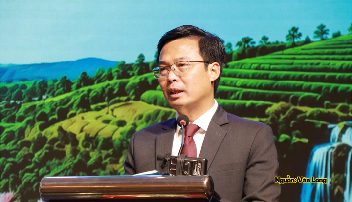 Ông Đinh Văn Tuấn, Phó Chủ tịch UBND tỉnh Lâm Đồng phát biểu khai mạc.