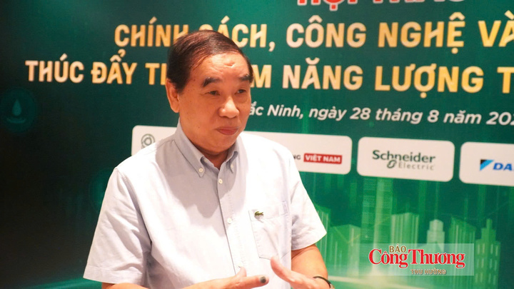 Ông Nguyễn Đình Hiệp - Chủ tịch Hội Khoa học và Công nghệ sử dụng năng lượng tiết kiệm và hiệu quả Việt Nam (VECEA) phát biểu tại sự kiện.