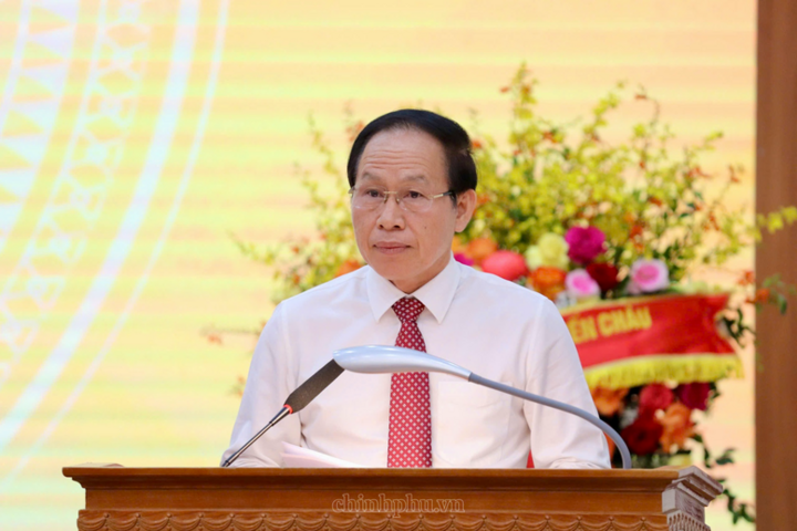 Phó Thủ tướng Lê Tiến Châu đề nghị hai tân Phó Tổng Thanh tra cùng tập thể lãnh đạo Thanh tra Chính phủ tiếp tục giữ vững sự đoàn kết thống nhất, nhanh chóng nắm bắt công việc, chủ động tham mưu hoàn thành tốt nhiệm vụ được phân công - Ảnh: chinhphu.vn/Thu Sa
