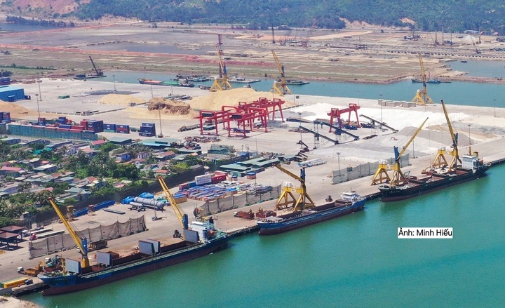 Năm 2025, kim ngạch xuất khẩu của tỉnh đạt khoảng 7,15 tỷ USD, nhập khẩu khoảng 10,2 tỷ USD. Nguồn hàng lớn từ lọc hóa dầu, thép, xi măng, dệt may, da giày và chế biến thực phẩm tạo dư địa lớn cho logistics phát triển.