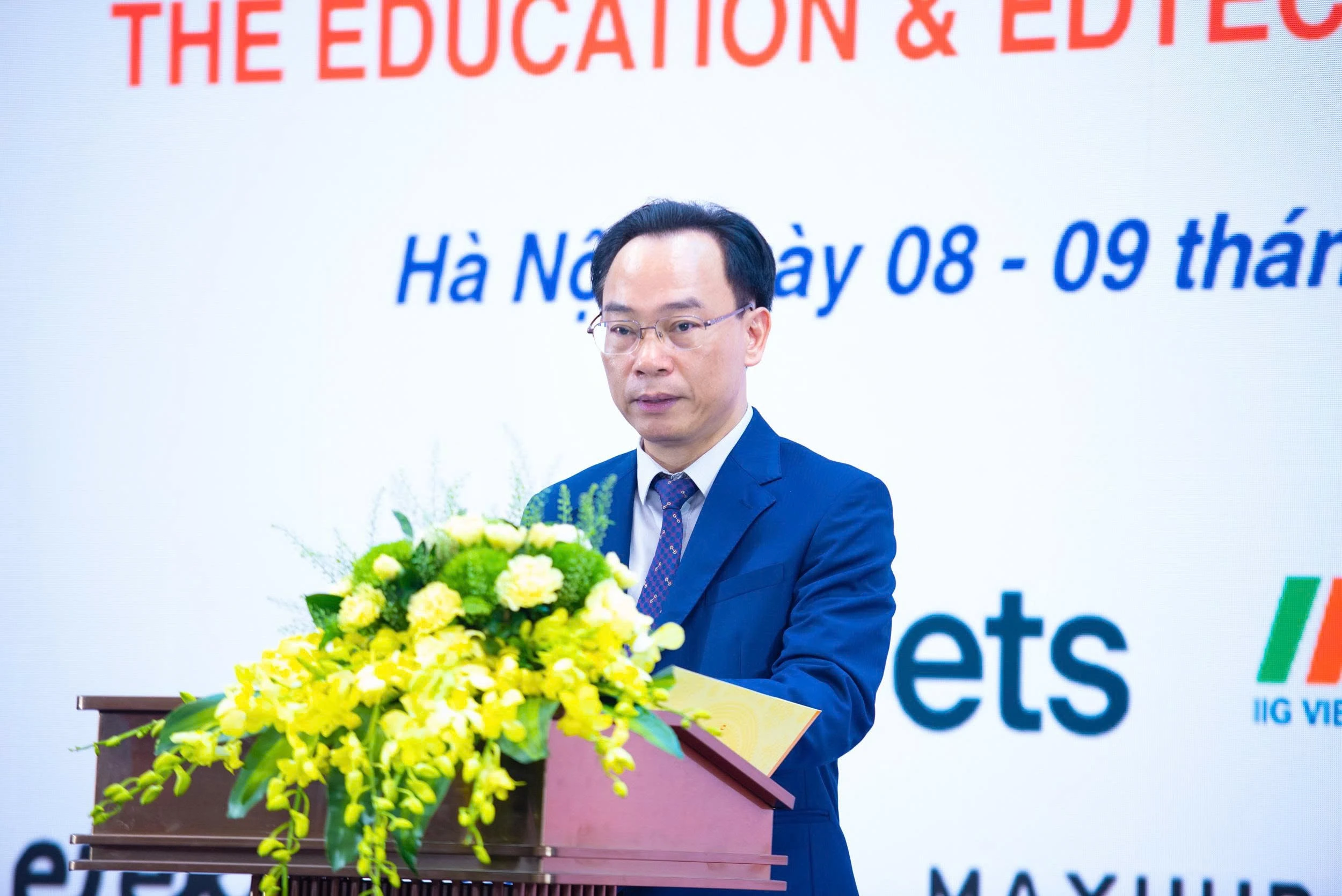 Bộ trưởng Hoàng Minh Sơn nhấn mạnh: hợp tác quốc tế trong giáo dục và công nghệ giáo dục đang trở nên cấp bách hơn bao giờ hết. bt-phat-bieu-khai-mac.jpg