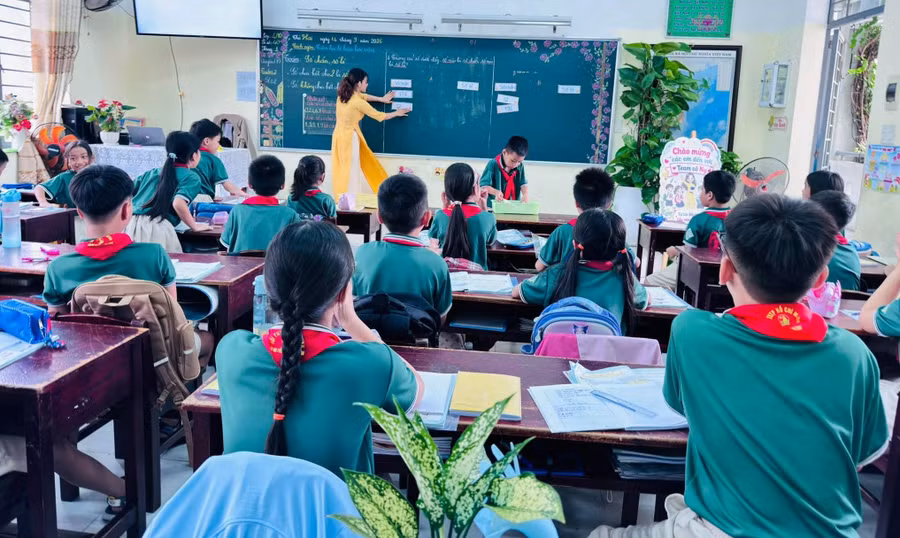 Giờ học của cô trò Trường Tiểu học Phan Đăng Lưu (phân hiệu Lê Đình Chinh, phường Hòa Cường, TP Đà Nẵng). Ảnh: NTCC