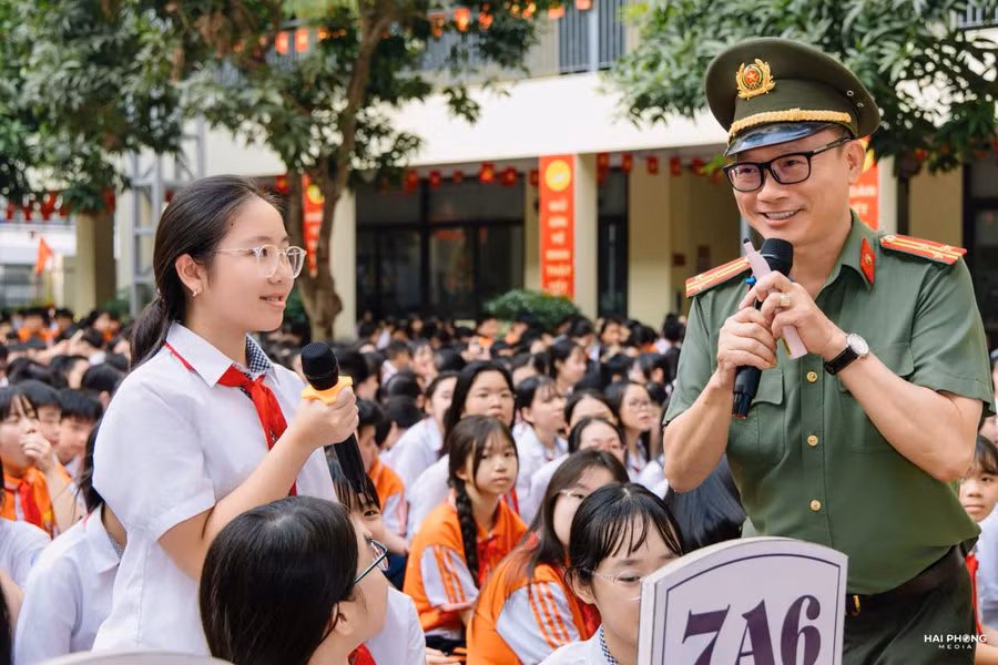 Trao 'lá chắn' cho học sinh trong kỷ nguyên số